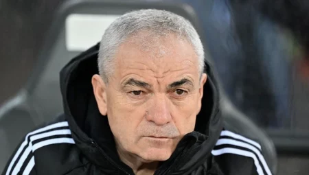 Beşiktaş’ta Teknik Direktör Rıza Çalımbay’ın sözleşmesine 9 günlük revize geldi! Sözleşmenin fesih hakkı uzatıldı.